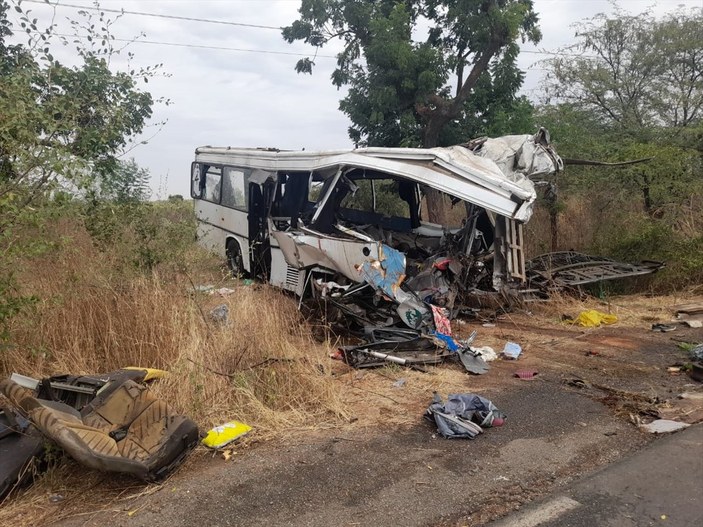 Senegal'de iki otobüsün çarpışması sonucu 38 kişi öldü