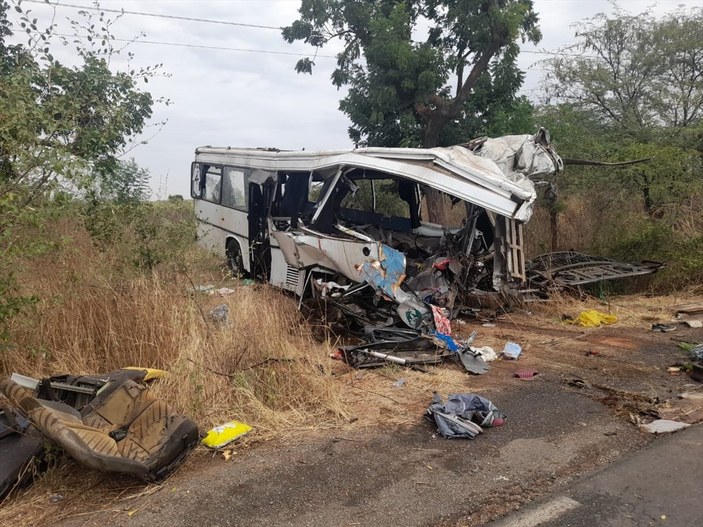 Senegal'de iki otobüs çarpıştı: Ölü sayısı artıyor