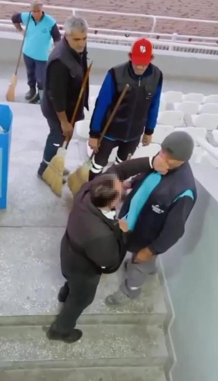 İzmir'de temizlik işçisi tokatlı saldırıya uğradı