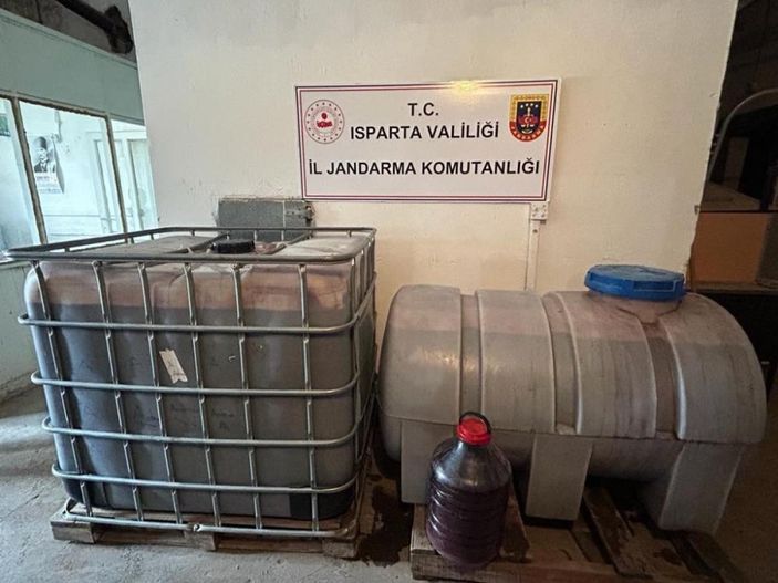 Isparta'da 2 bin 650 litre sahte alkol ele geçirildi