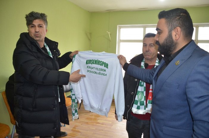 Milyoner Kürşat, memleketi Kırşehir’deki ihtiyaç sahiplerini unutmadı