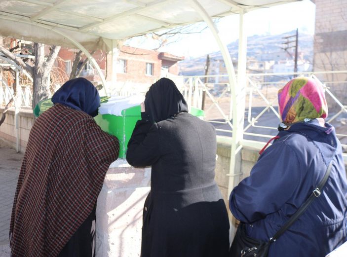 d Pandemi döneminde fedakarca çalışan kadın doktor hayatını kaybetti