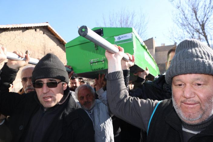 d Pandemi döneminde fedakarca çalışan kadın doktor hayatını kaybetti