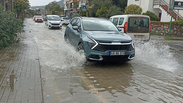 Bodrum'da sağanak: 35 kilogram yağış düştü