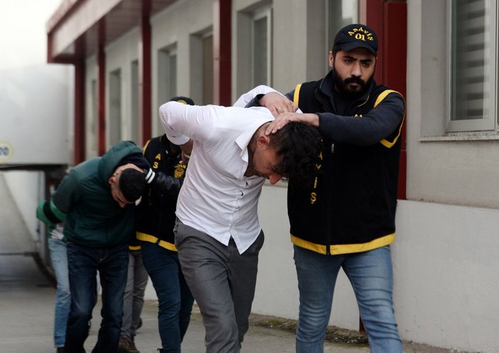 Adana’da eski sevgili cinayeti: Liseli genci 6 kişi ile darbedip bıçakladı