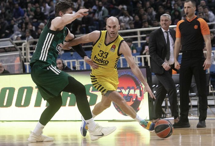 Fenerbahçe, Panathinaikos'u deplasmanda yendi