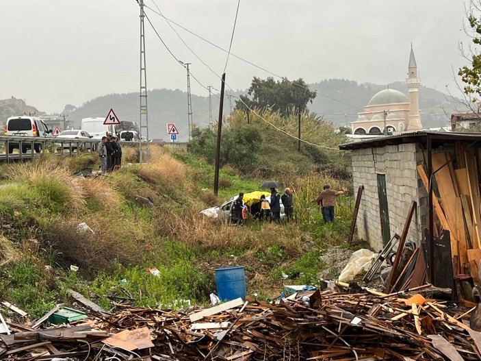 Antalya'da yağış kazaya neden oldu: 1’i ağır 5 kişi yaralı