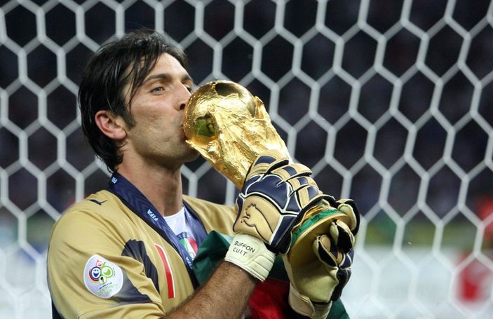 Buffon, performansıyla yıllara meydan okuyor