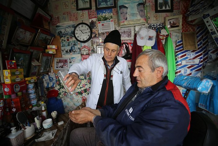 Kırklareli'de 'musluksuz berber', 4 metrekarelik dükkanında 43 yıldır saç sakal kesiyor