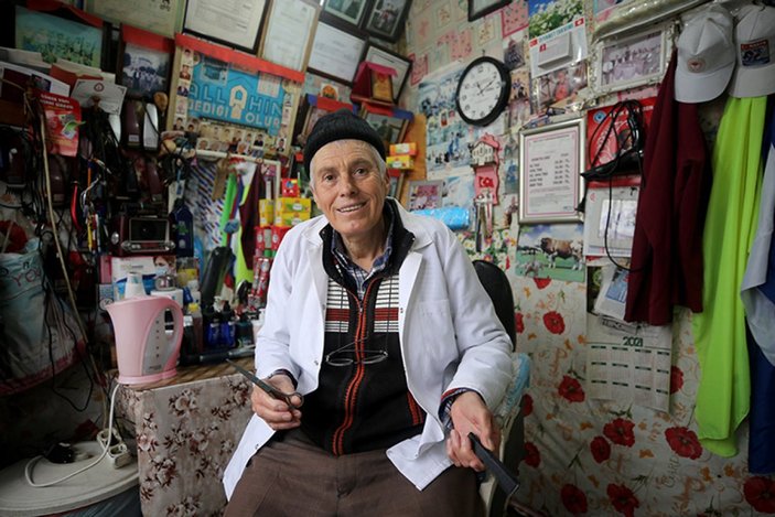 Kırklareli'de 'musluksuz berber', 4 metrekarelik dükkanında 43 yıldır saç sakal kesiyor
