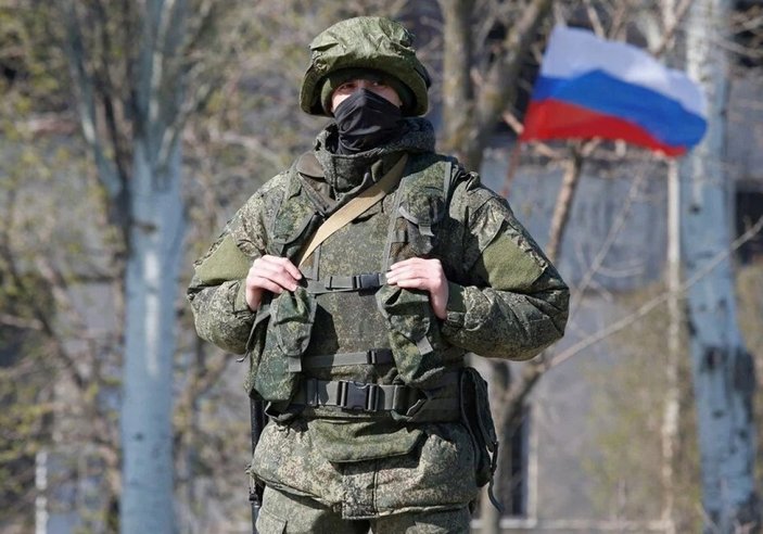 Rusya'da zorunlu askerlik yaşı yükseltiliyor
