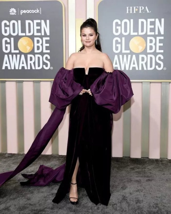 Selena Gomez'in Altın Küre tarzı beğenilmedi