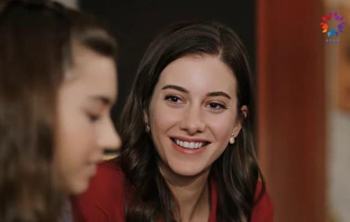 Yalı Çapkını'nın Suna'sı Beril Pozam sere serpe uzanınca...