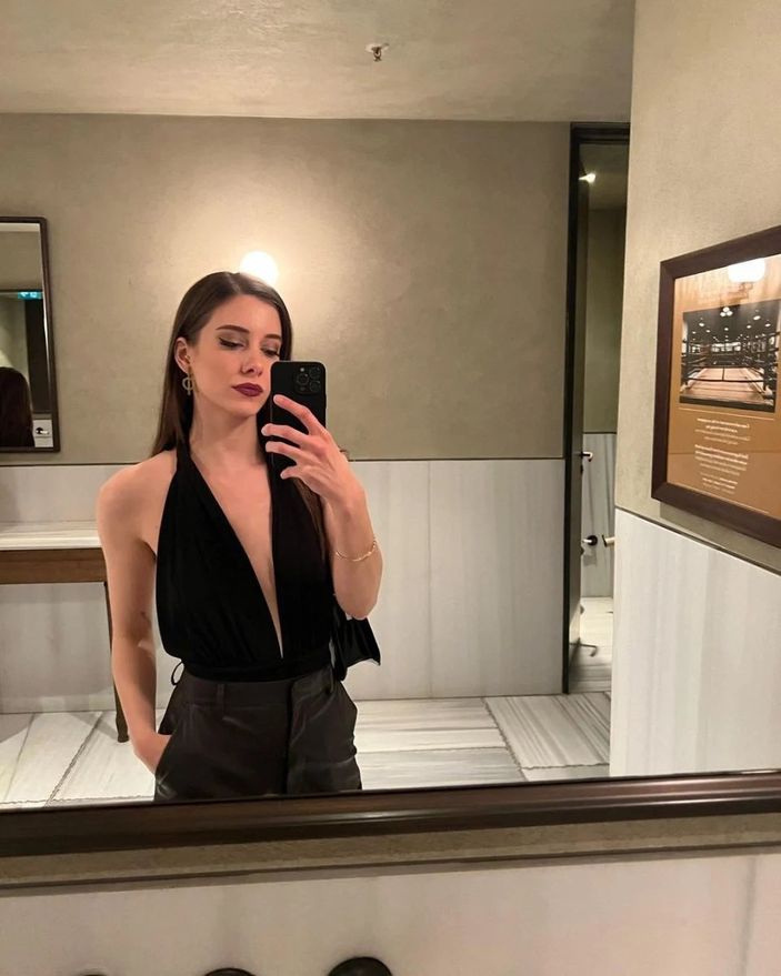 Yalı Çapkını'nın Suna'sı Beril Pozam sere serpe uzanınca...