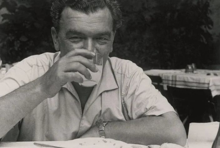 Çevirileriyle yaşayan, pek çok eseri dilimize kazandıran yazar: Sabahattin Eyüboğlu