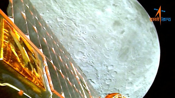 Hindistan'ın, Ay'a yolladığı uzay keşif aracı Chandrayaan-3 ile irtibatı kesildi