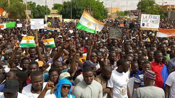 Nijer'de Fransa karşıtı gösteriler