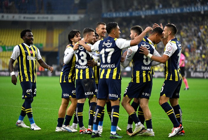 Fenerbahçe, Rizespor'u farklı mağlup etti