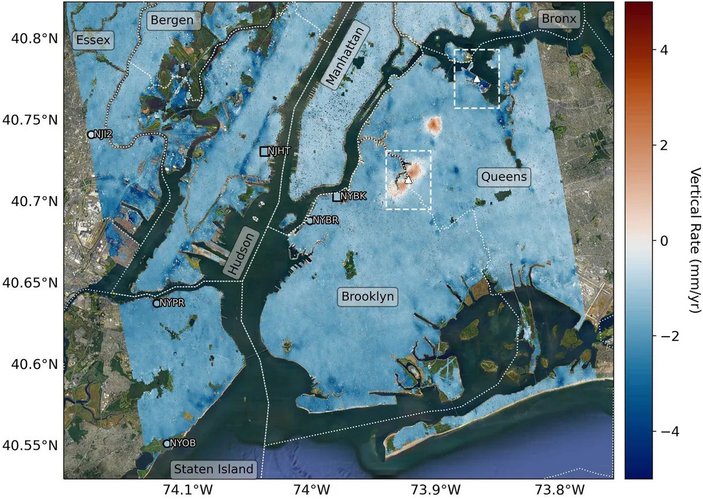 New York şehrinin dikey kara hareketini gösteren bir harita; mavi batmayı, kırmızı ise yükselişi gösteriyor.. (KAYNAK: NASA/JPL-Caltech)
