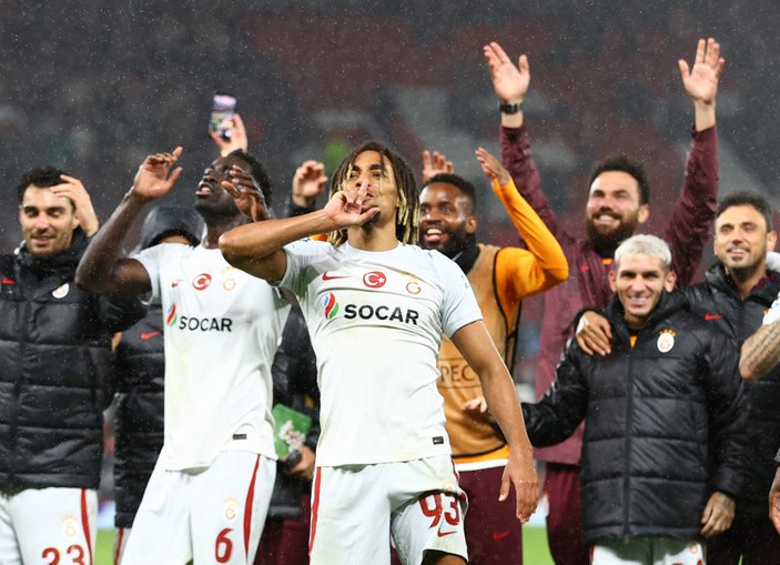 Temsilcimiz Galatasaray deplasmanda Manchester United'ı devirdi