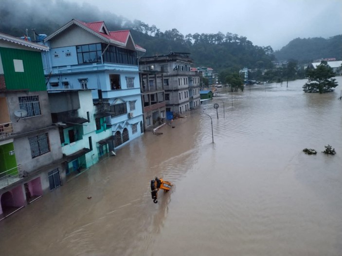 Hindistan'ın Sikkim eyaletini sel vurdu