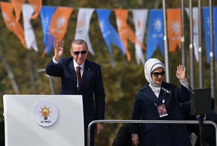 Cumhurbaşkanı Erdoğan Ankara Spor Salonu'na eşi Emine Erdoğan ile geldi