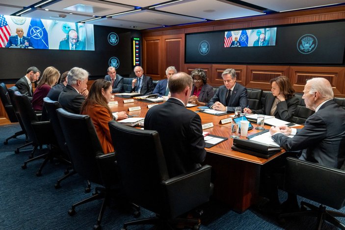 ABD Başkanı Biden'ın savaş toplantısı: Hükümet yetkilileriyle bir araya geldi