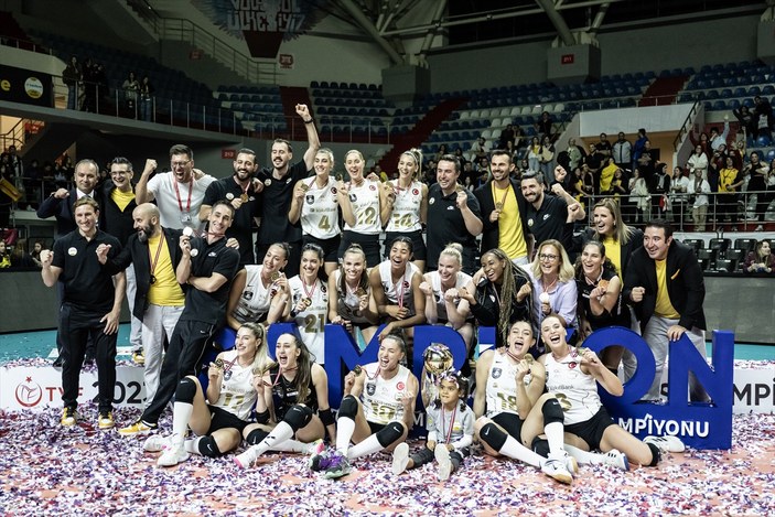 Fenerbahçe'yi yenen Vakıfbank, Şampiyonlar Kupası'nı kazandı