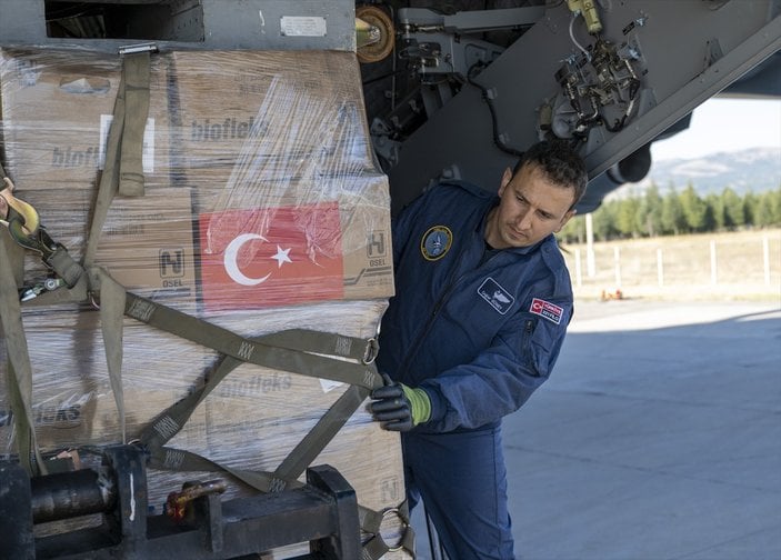Türkiye'nin insani yardımlarını taşıyan üçüncü uçak Gazze için hareket etti