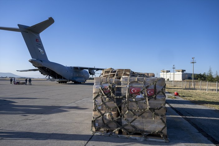 Türkiye'nin insani yardımlarını taşıyan üçüncü uçak Gazze için hareket etti