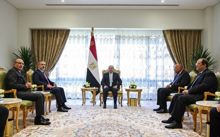 Dışişleri Bakanı Fidan, Mısır Cumhurbaşkanı Sisi'yle görüşme gerçekleştirdi.
