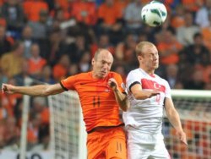 Robben Türk defansını perişan etti 