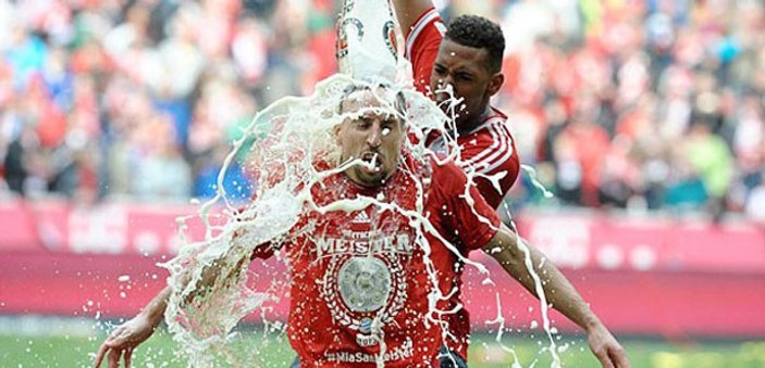 Müslüman Ribery'e biralı şaka - Video