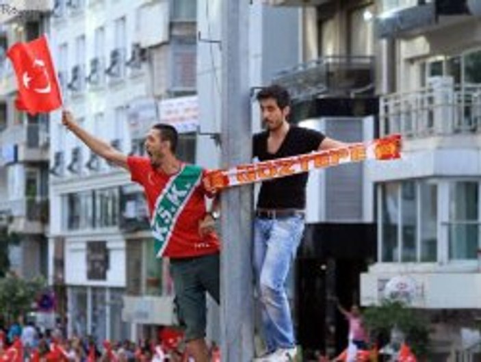 Taraftar grupları Gezi Parkı için buluştu 