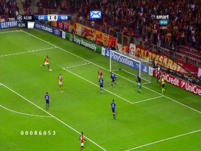 Galatasaray-Kopenhag maçında Drogba'nın golü - izle