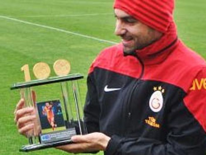 Burak Yılmaz'a 100'le Kulübü jesti