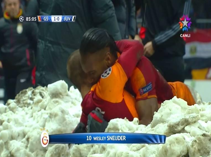 Sneijder'le Drogba'dan duygusal gol sevinci
