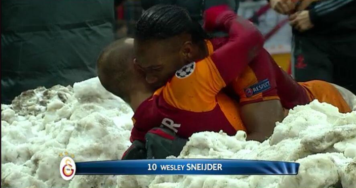 Sneijder'le Drogba'dan duygusal gol sevinci
