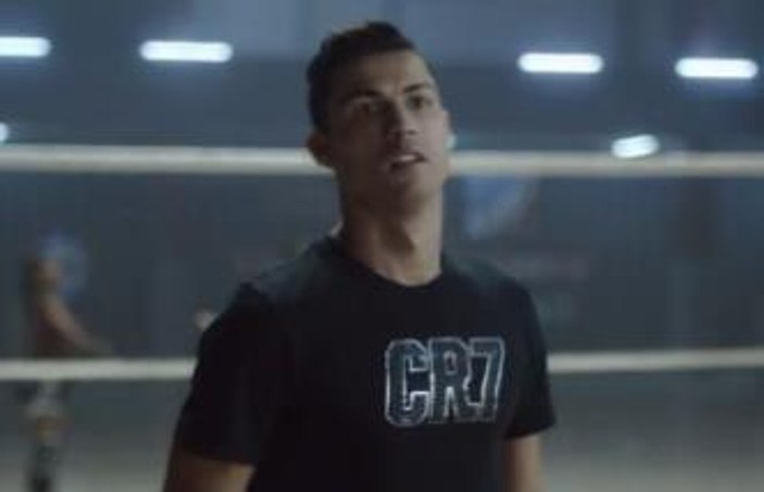 Messi'li Ronaldo'lu Samsung reklamı - Video