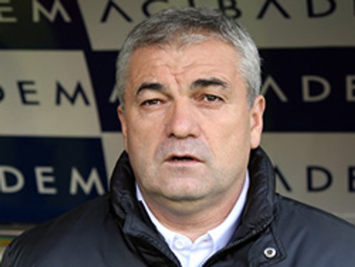 Rıza Çalımbay istifa etti