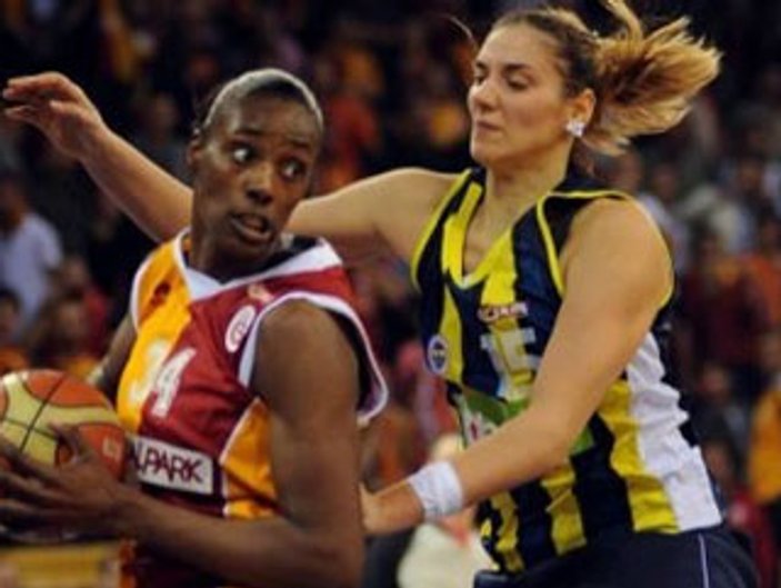 Fenerbahçe ve Galatasaray bu kez kupa derbisinde