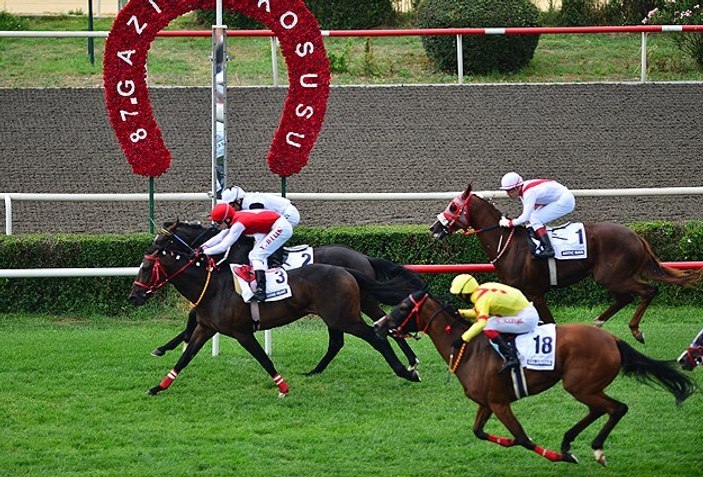 Gazi Koşusu'nu Blaze to Win kazandı