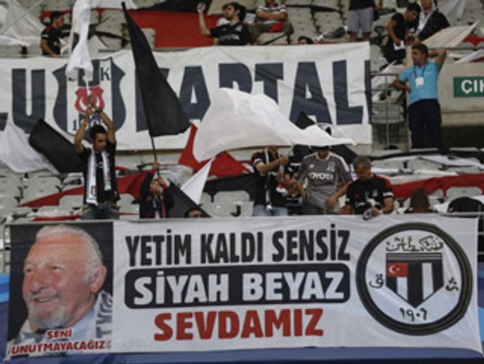 Beşiktaş taraftarı Süleyman Seba'yı böyle andı
