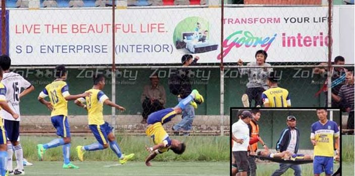 Genç futbolcu attığı gole sevinirken öldü İZLE