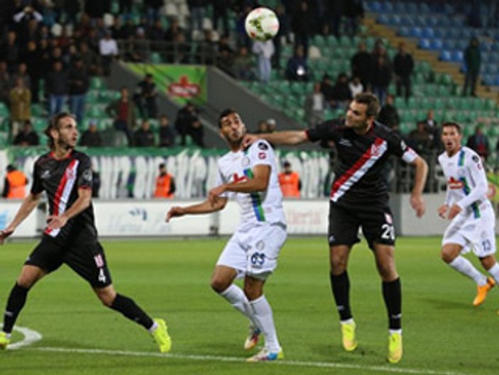 Çaykur Rizespor ile Balıkesirspor berabere kaldı