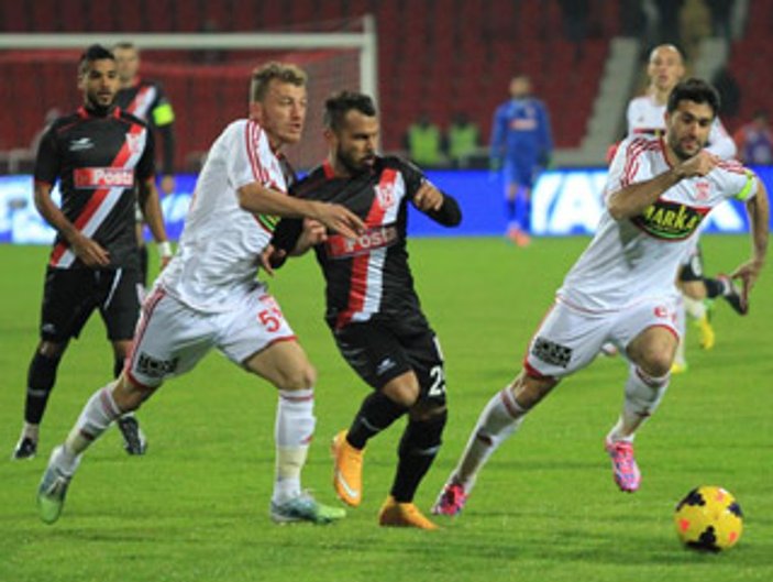 Sivasspor deplasmanda Balıkesirspor'u yendi