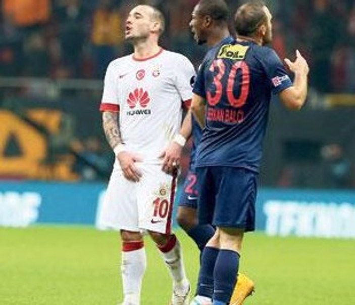 Sneijder'den Servet Çetin'i çıldırtan hareket