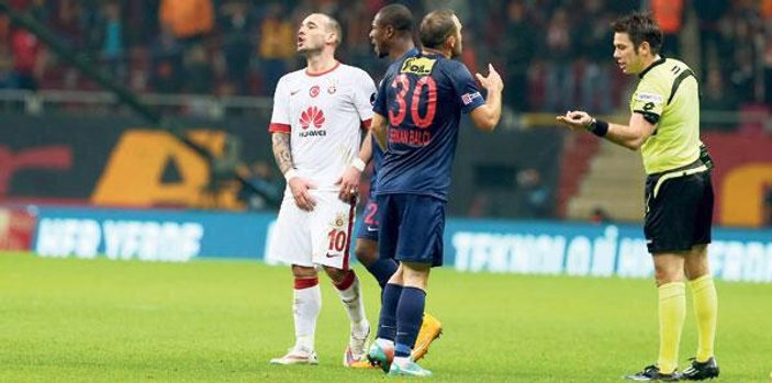 Sneijder'den Servet Çetin'i çıldırtan hareket
