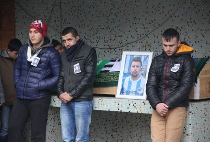 Dili boğazına kaçan Türk futbolcu hayatını kaybetti - İZLE