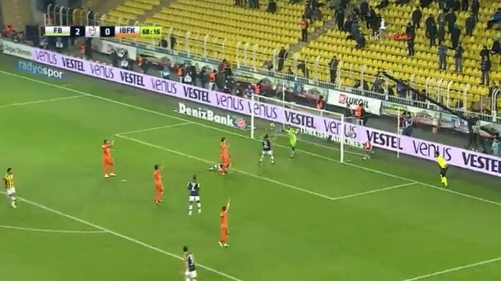 Fenerbahçe Başakşehir engelini rahat geçti
